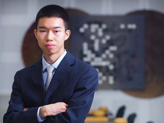 丹尼尔邋遢现身《弗兰肯斯坦》 摔泥塘落魄十足 2014-02-27 伦敦当地时间26日，新版《弗兰肯斯坦》目前正在热拍，男星丹尼尔·雷德克里夫饰演的弗兰肯斯坦助手的造型也再度曝光：丹尼尔身穿一袭燕尾西装泥泞邋遢，仿佛刚从污水池捞出来，杂乱的长发和落魄的眼神，让人心生 《神奇犄角》首映 “哈利波特”丹尼尔人气爆棚 2013-09-07 当地时间9月6日，2013多伦多国际电影节，“哈利·波特”丹尼尔·雷德克里夫(Daniel Radcliffe)主演的恐怖片《神奇
