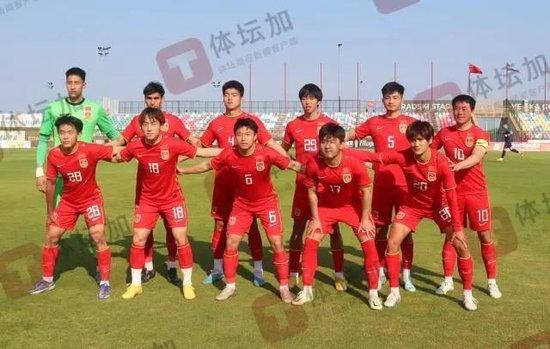 万国来朝时，芳园之主何惟芳临危受命，于风雪中盛放牡丹，尽显国色芳华，一时声名大噪。