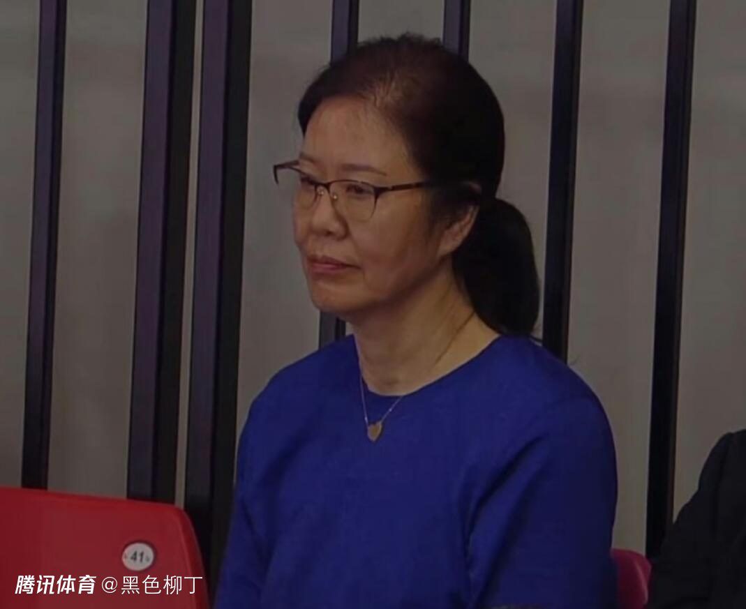 这成功升华了电影所传达的意义——让更多人看见并记住这段历史。