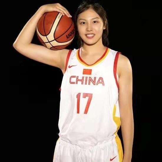 如果说斯坦森是西方的“蓝领战神”，那谢苗就是东方的“基层硬骨头”。