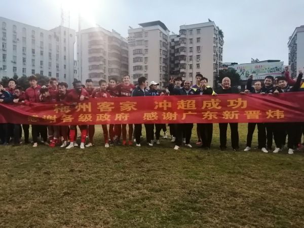 上一页12345...99下一页 | | | | | | 电影频道节目中心官方网站CCTV6 VIP影院 全部 电影 电视剧 影人 视频 图片 新闻 更新时间 所有 1小时内 今日内 1周内 1个月内 从资讯频道搜索 结果 43977 条 染谷将太再导银幕作 《清澄》川濑阳太担当主演 2015-07-22 日本人气男星染谷将太自导自演的新片《清澄》（暂定名）即将制作完成，这是染谷时隔2年再度担当电影导演。