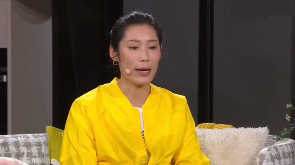 这位已经41岁的中国女演员与斯坦利·图齐（携妻子费丽丝蒂·布 《生活大爆炸》庆祝播出200集 