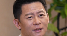 爱妻好友纷纷到场祝贺 2022-03-01 当地时间2月28日，美国加利福尼亚州，“卷福”本尼迪克特·康伯巴奇在好莱坞星光大道上留下属于自己的星星。