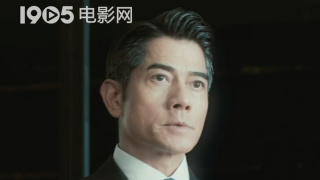 柳岩比基尼喷血剧照曝光 摆臀走秀秒杀陈妍希 2013-05-17 柳岩一直以走性感路线著称，她在电影中的表演更是大胆泼辣。